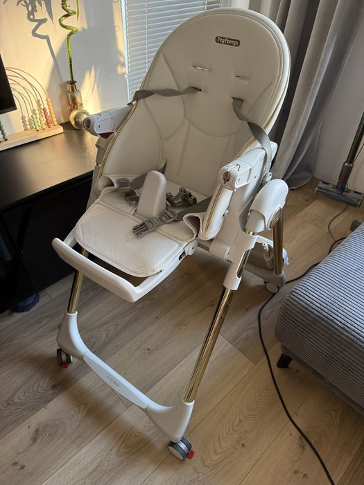 Krzeselko do karmienia Peg perego