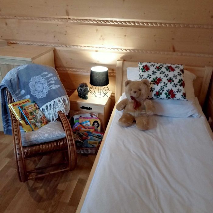 Drewniany domek w górach nad Jeziorem Czorsztyńskim