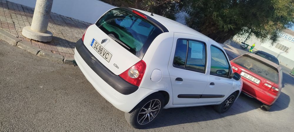 Renault Clio 1.5 Gasóleo 2003