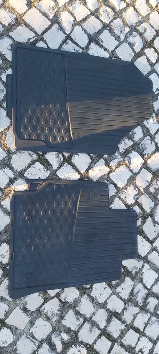 2 tapetes originais Toyota em borracha