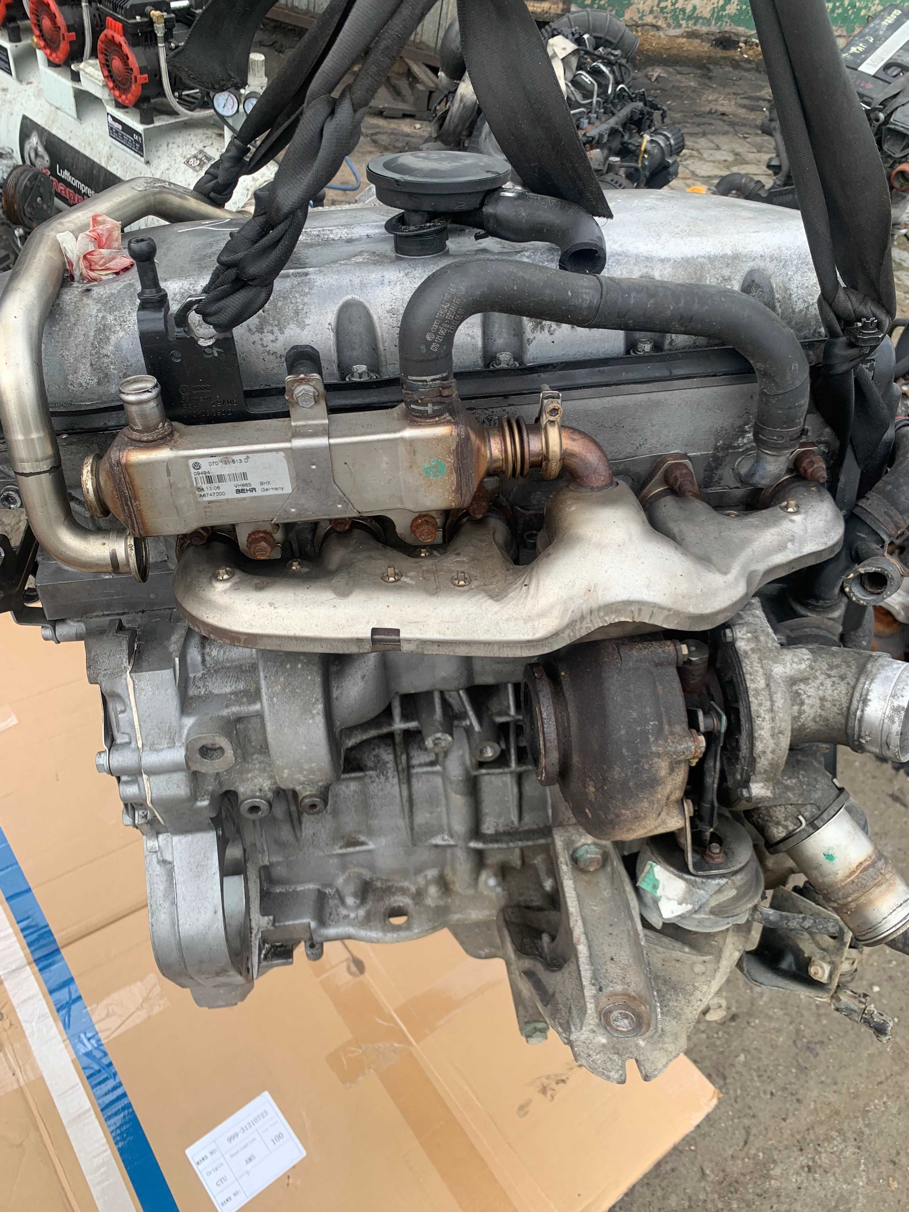 Мотор двигун В зборі з навісним  VW Touareg 2.5 TDI BAC 06r