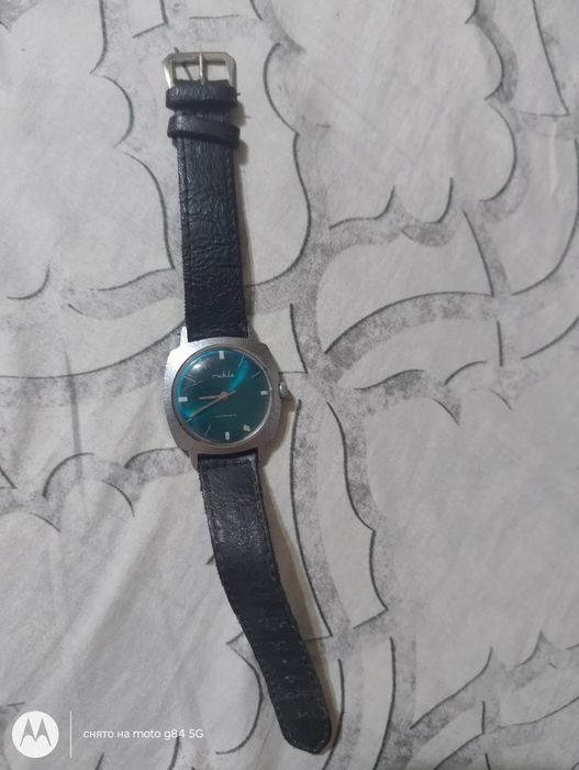 Продам оригинальные часы