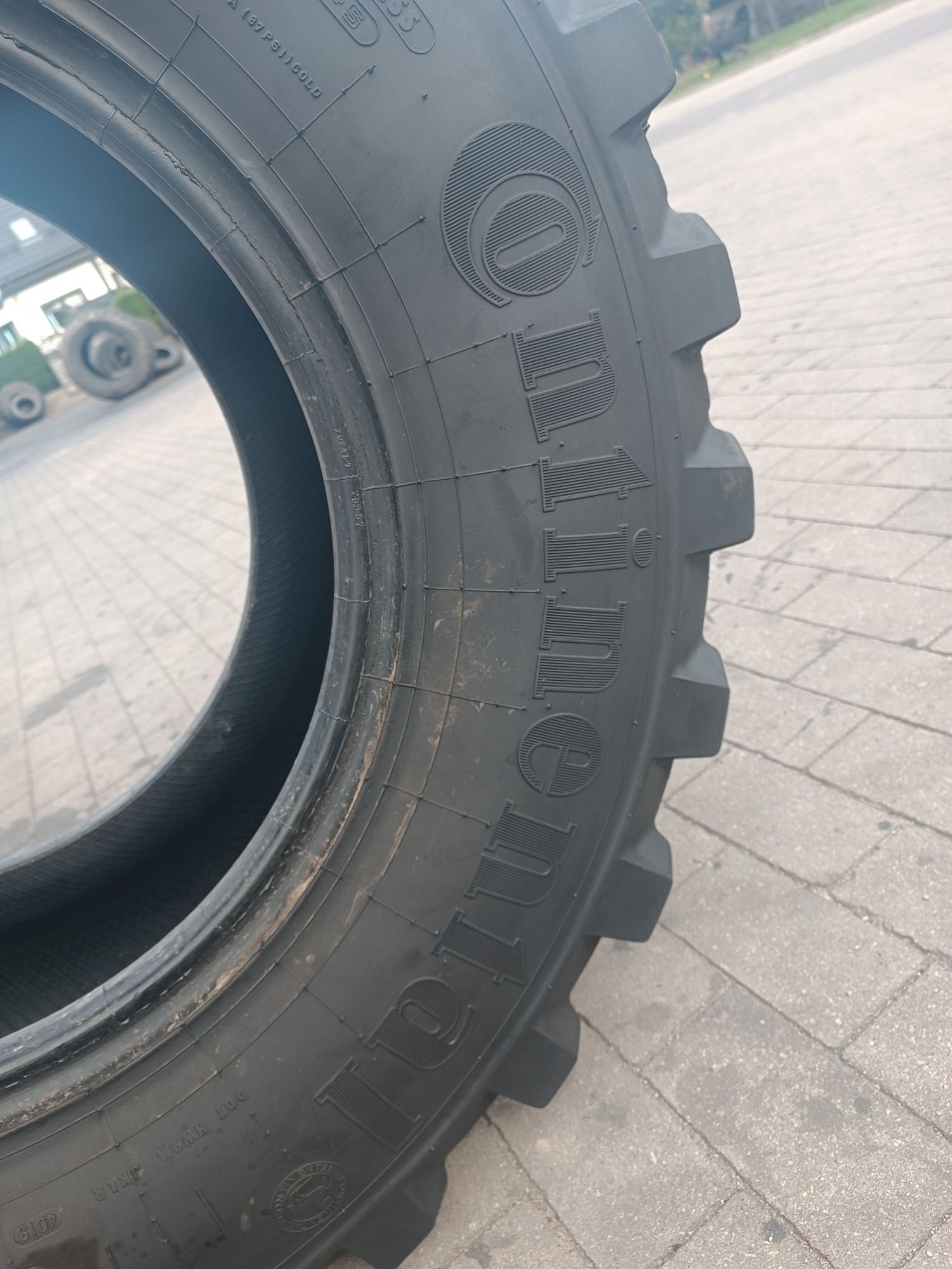 365/80R20 Continental MPT 81