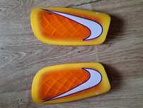 Caneleiras Nike Novas