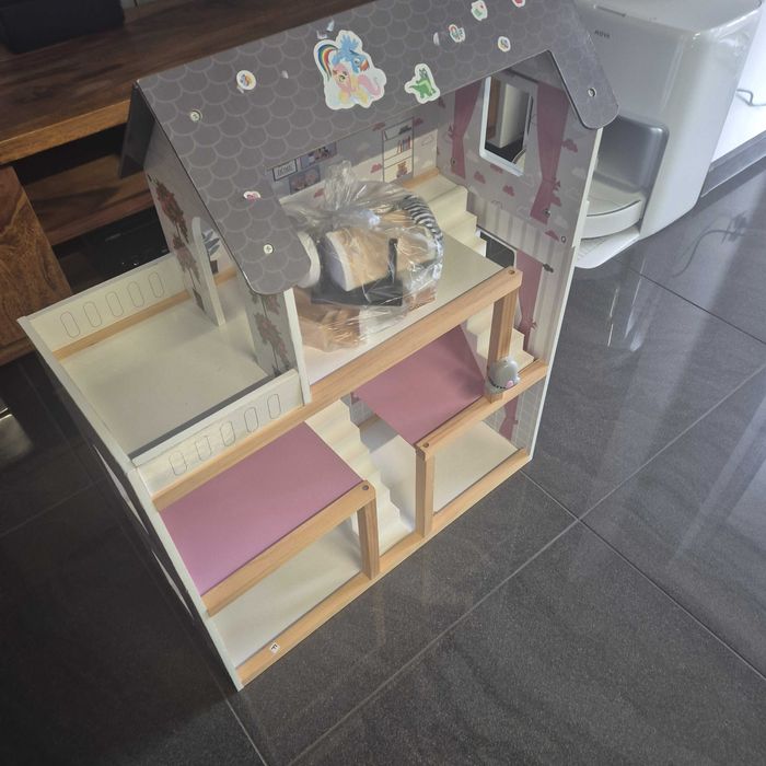DUŻY DREWNIANY Domek dla lalek z akcesoriami