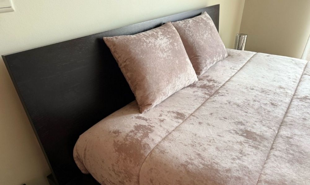 Cama com estrado