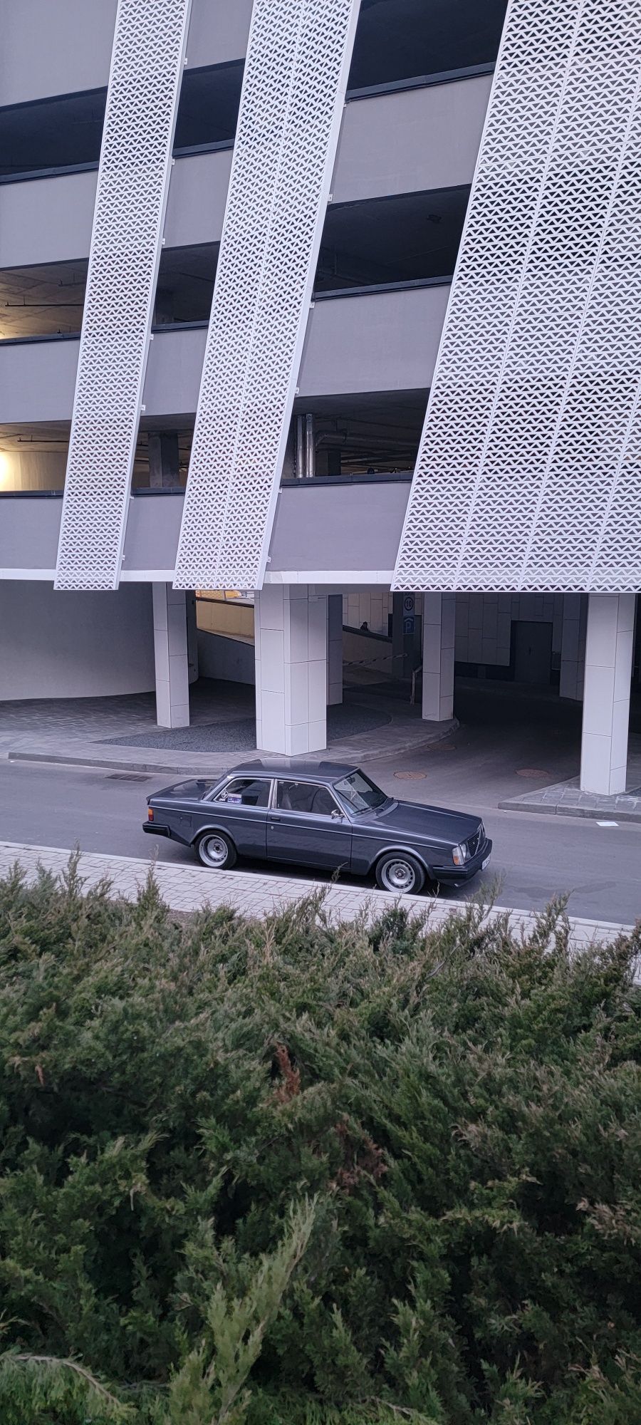 Продам Volvo 242