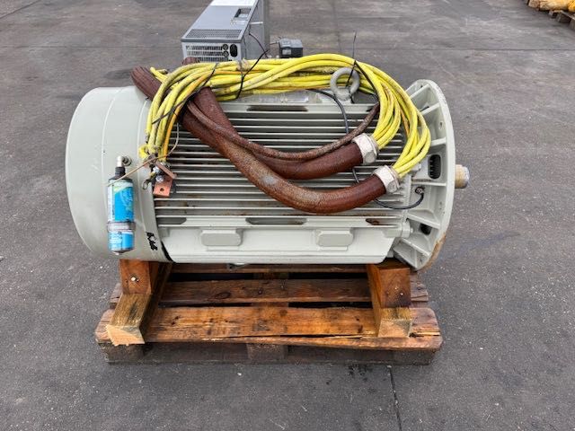 SIMENS silnik elektryczny 181 kw + falownik komplet