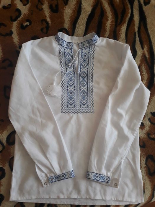 Продається вишиванка