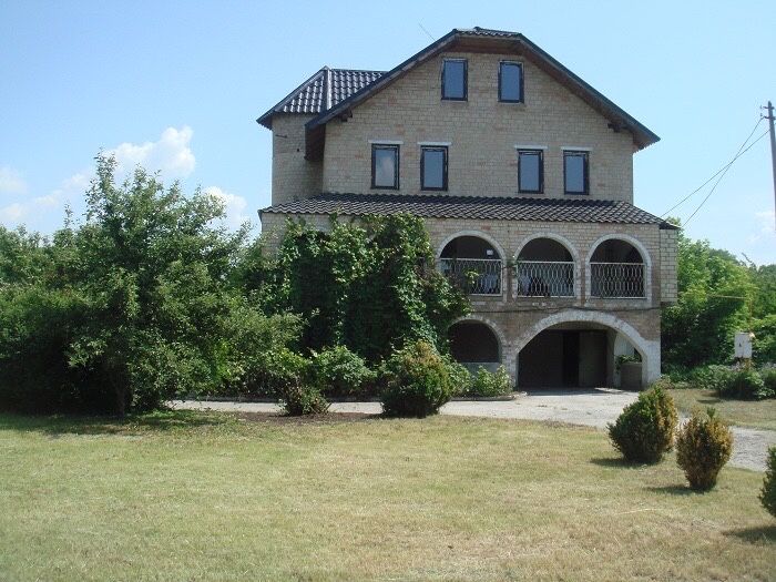 Срочно!!! Дом 300 кв. 25 соток. Вишенки