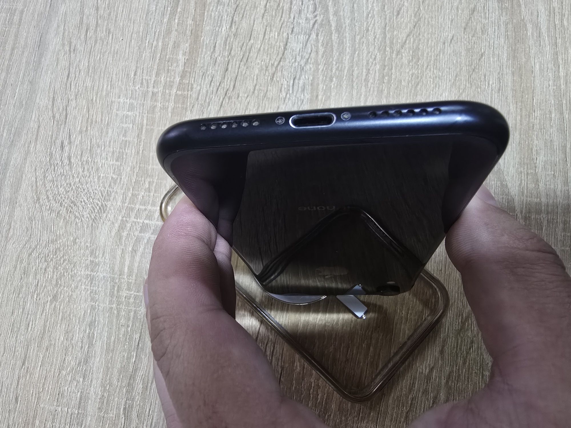 IPhone XR разбит