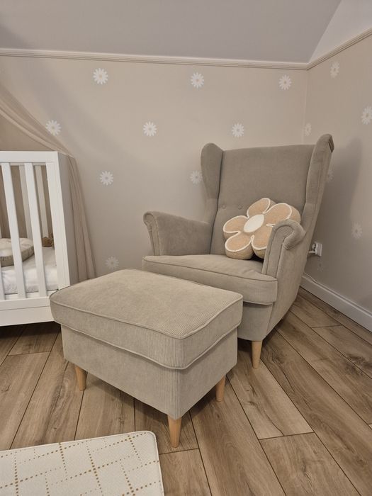 Fotel uszak Ikea Strandmon + podnóżek beż