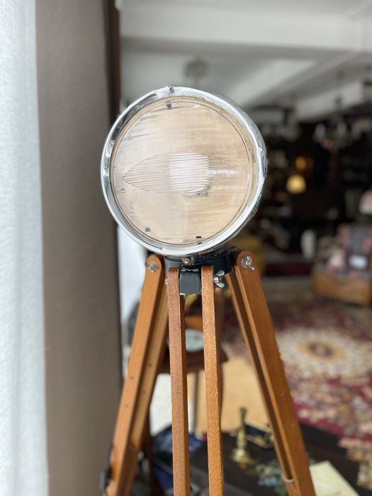 Candeeiro Vintage Tripé Marchal Afrolux - Estilo/Industrial/Cinema