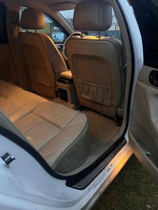 Продам машину пежо