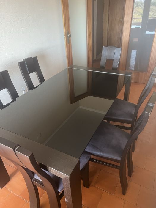 Mesa e 6 cadeiras