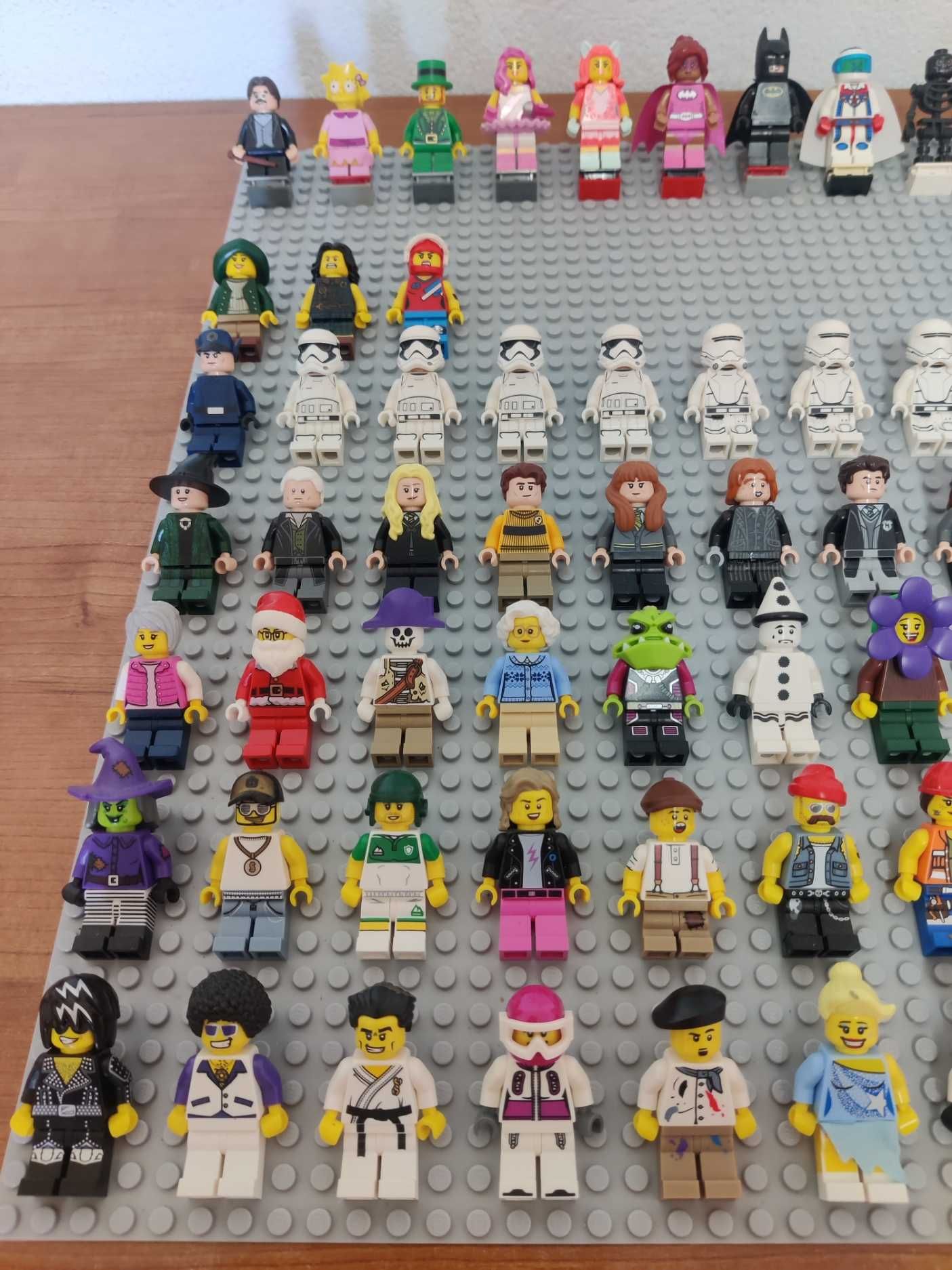 Vendo Lote Minifiguras Lego de varios temas a 2.5€ cada
