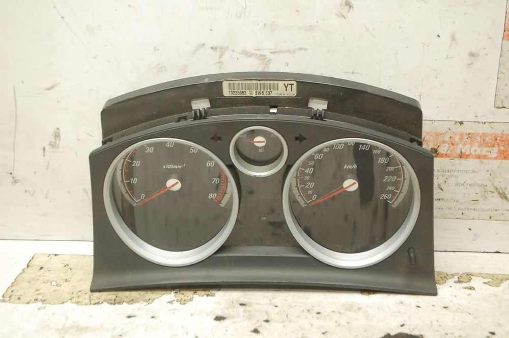 LICZNIK ZEGAR 13225962 OPEL ASTRA III H 1.8 ZAFIRA B 1.6