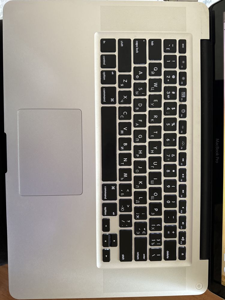 Продам MacBookPro 2011