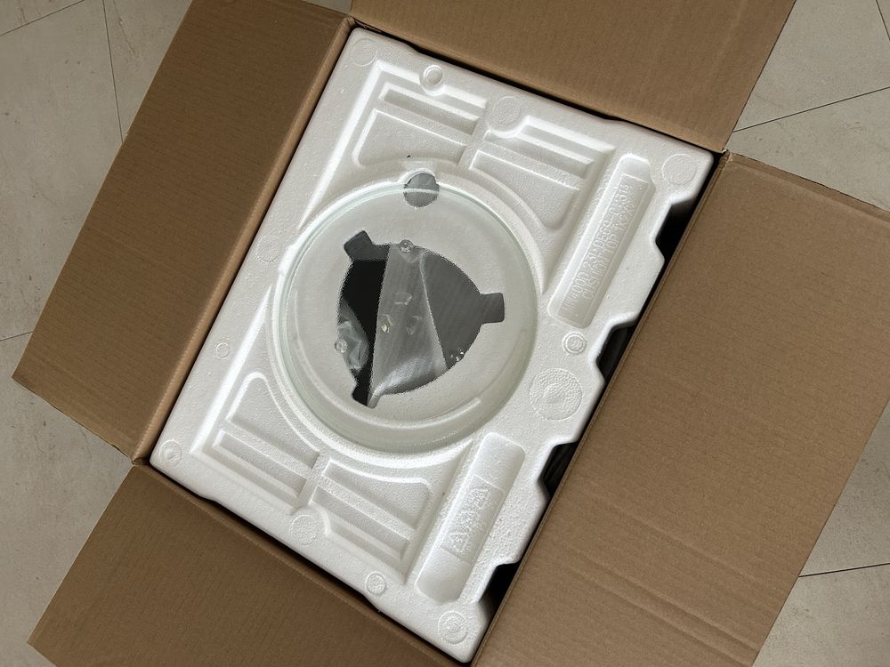 Nowa mikrofalówka Samsung Grill Fry, w opakowaniu