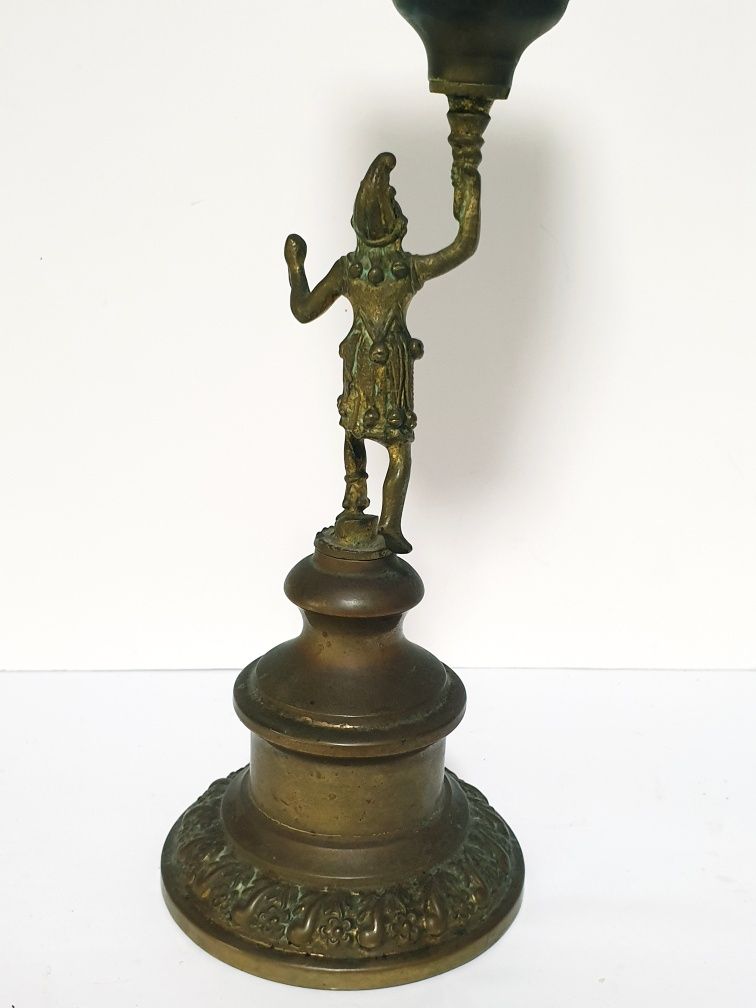 para restauro: antigo castiçal figurativo em bronze