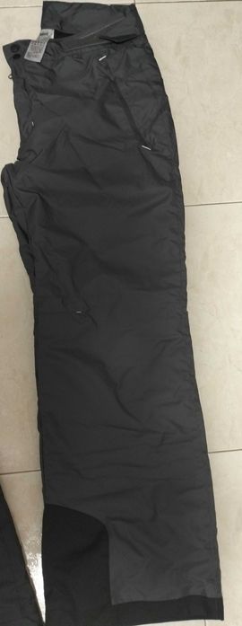 Conjunto familiar para ida à neve