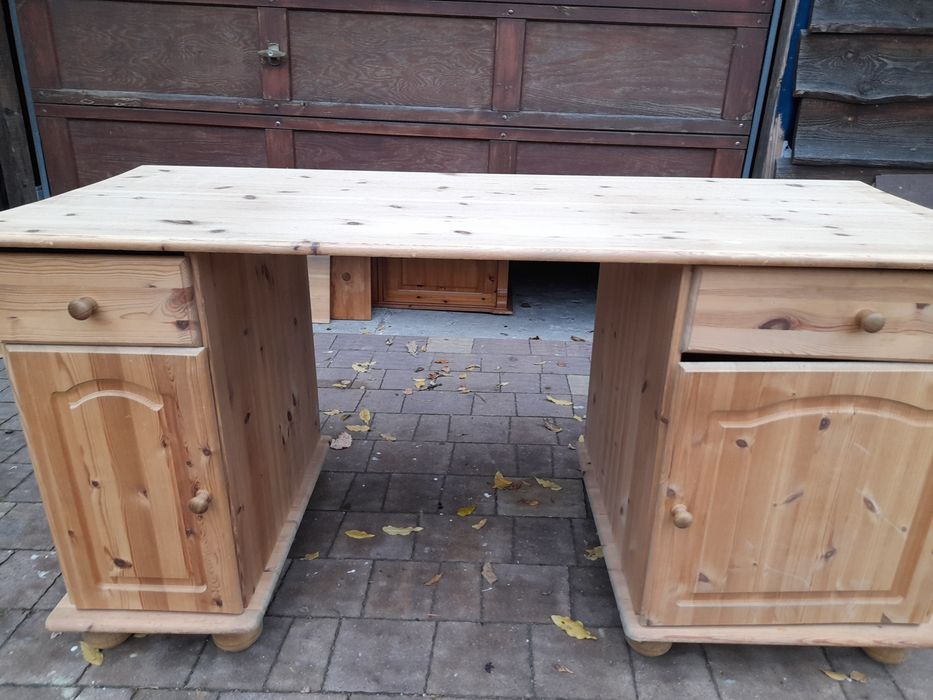 Sosnowe biurko drewniane, lite drewno, nielakierowane