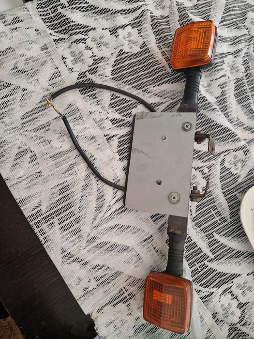 Peças Yamaha XT 600E 2002 suporte matricula e piscas