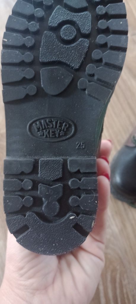 Buty zimowe skórzane r.25 nowe