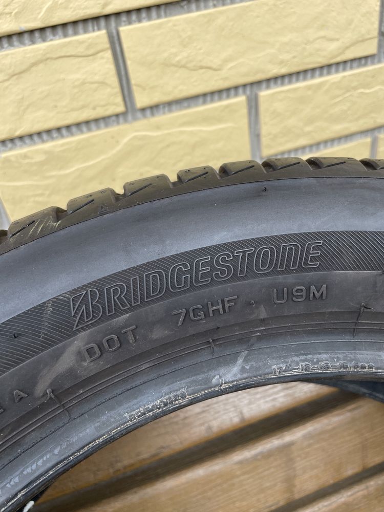 Шини Резина 205.55 R17 Bridgestone як Нові Літо