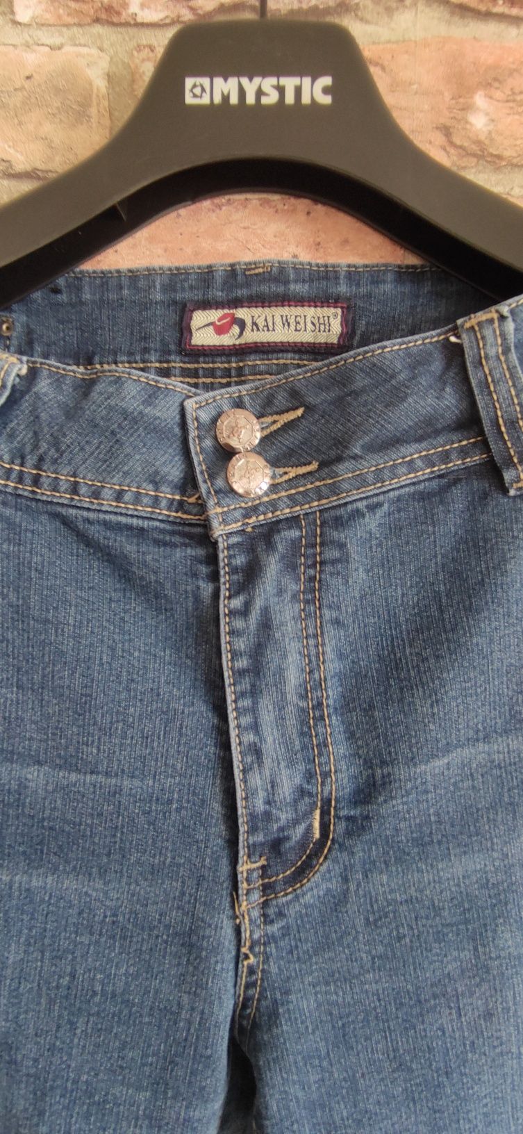 Stylowe wygodne jeansy 46
