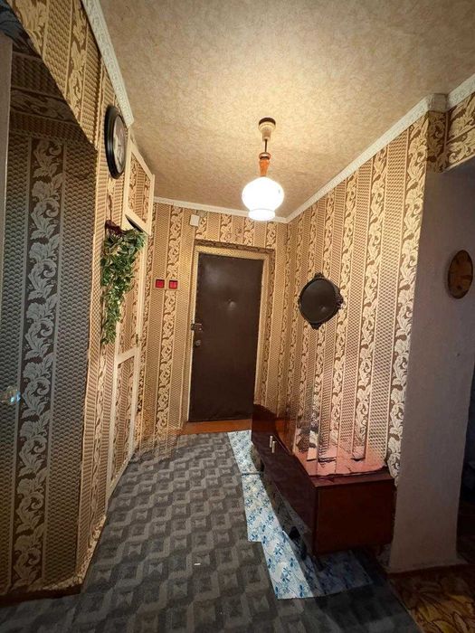 Продається 3-кімнатна квартира з автономним опаленням у селищі Нове!