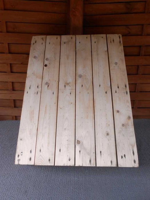 Paleta drewniana ozdobna 80x60x12,5 cm.
