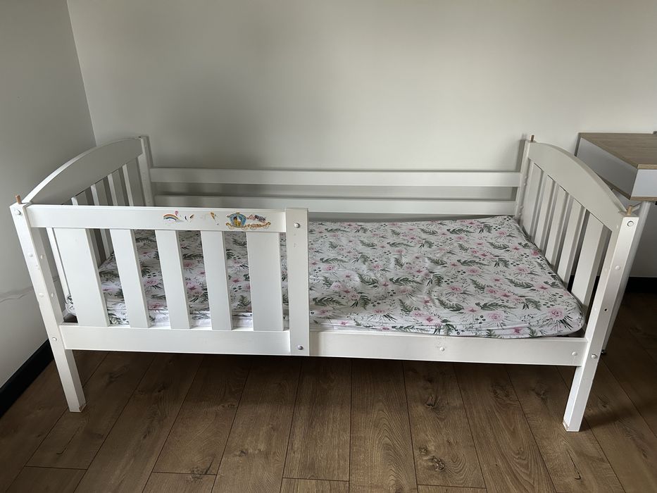 Łóżko z materacem dla dziecka