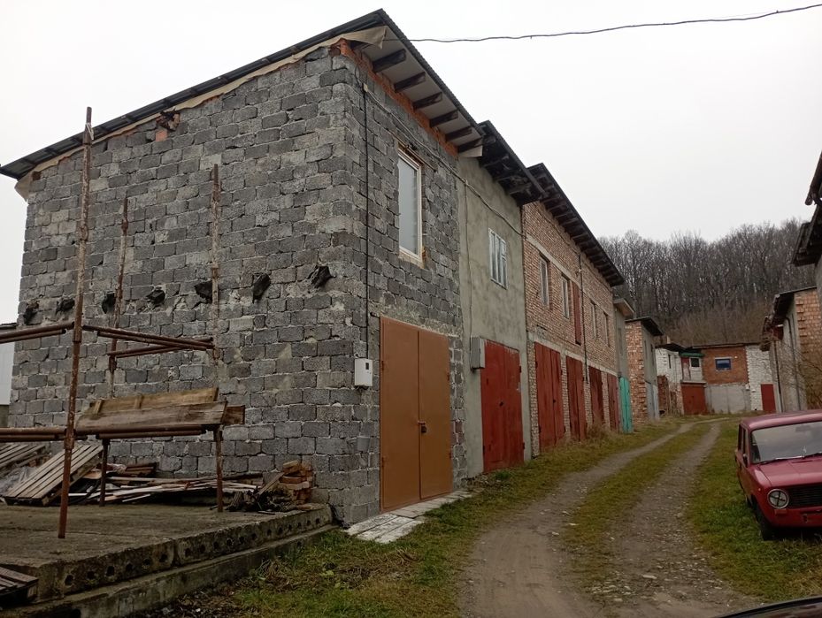 Гараж Двоповерховий