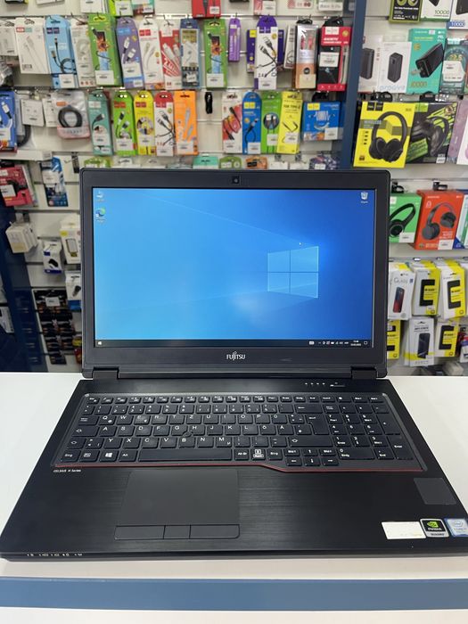 Fujitsu h780 intel i7 8750H/32gb ddr4/ssd 512gb/nvidia Quadro P600 4Gb