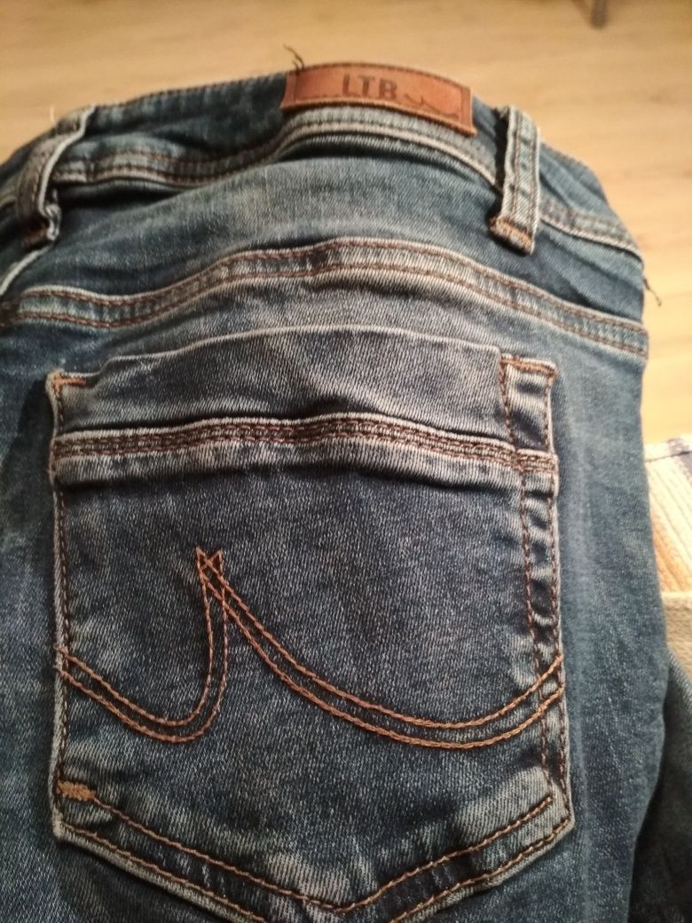 Spodnie damskie jeansowe LTB VALERIE roz .29 / 32.