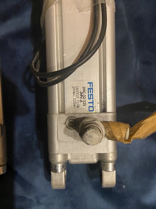 Пневмоциліндир Festo