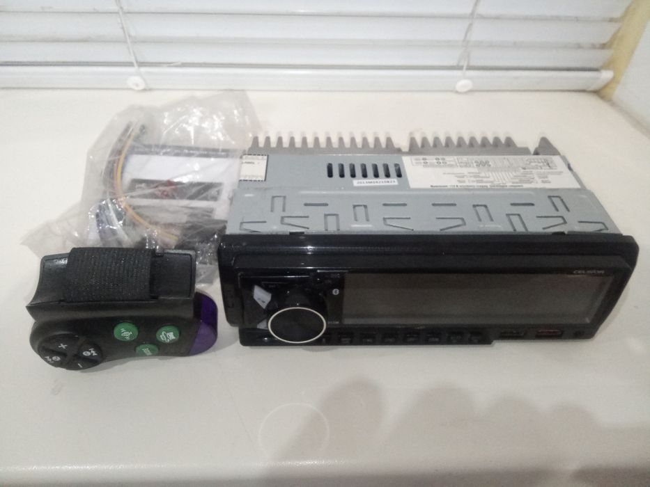 Продам аатомагнітолу Celsior