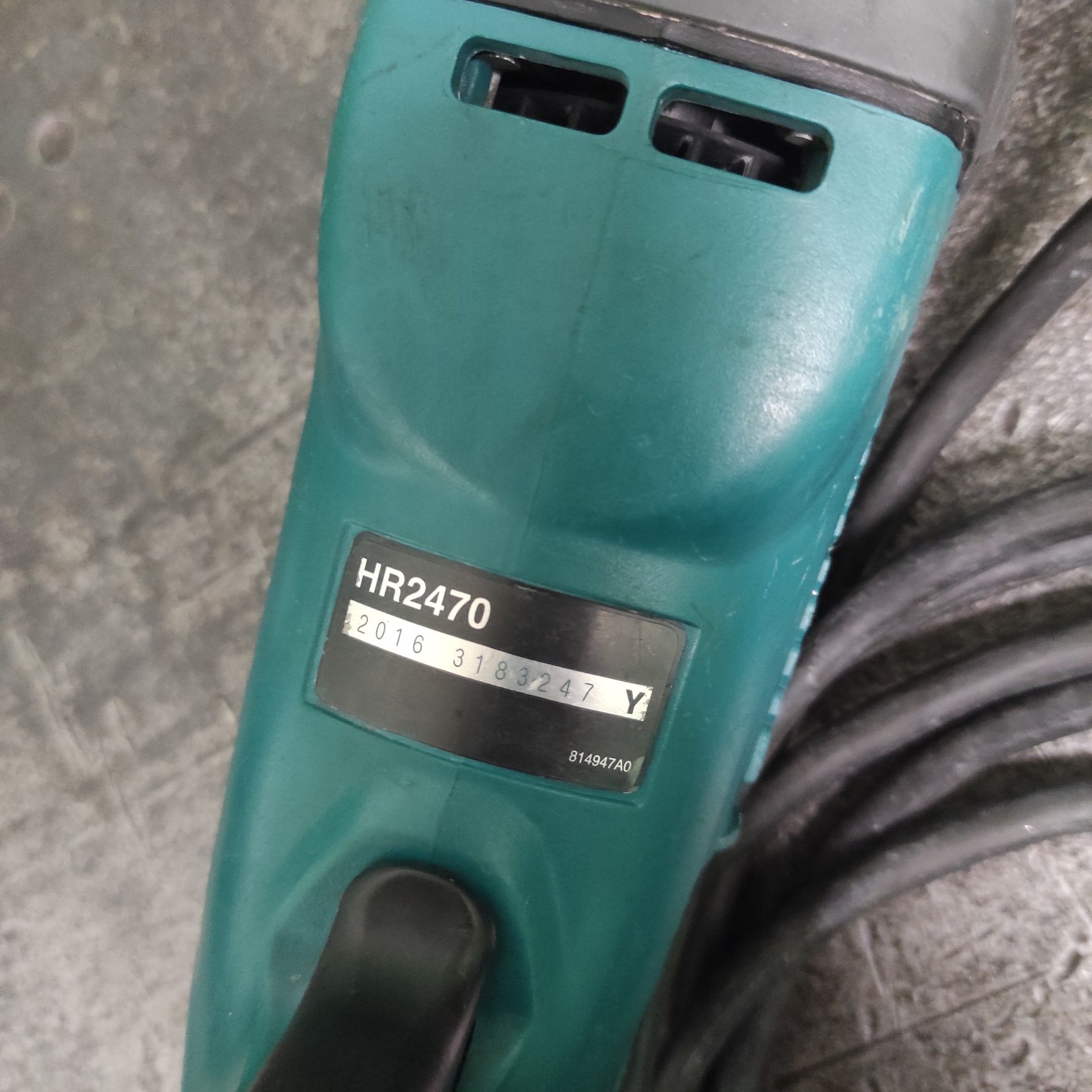 Продам перфоратор оригінал Makita 2470