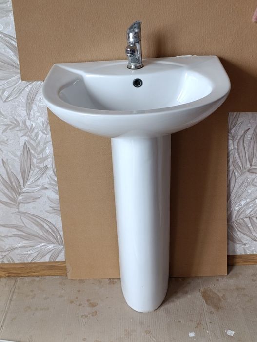 Раковина на ніжці