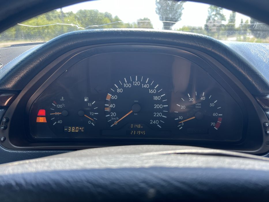 Продам мерседес w210