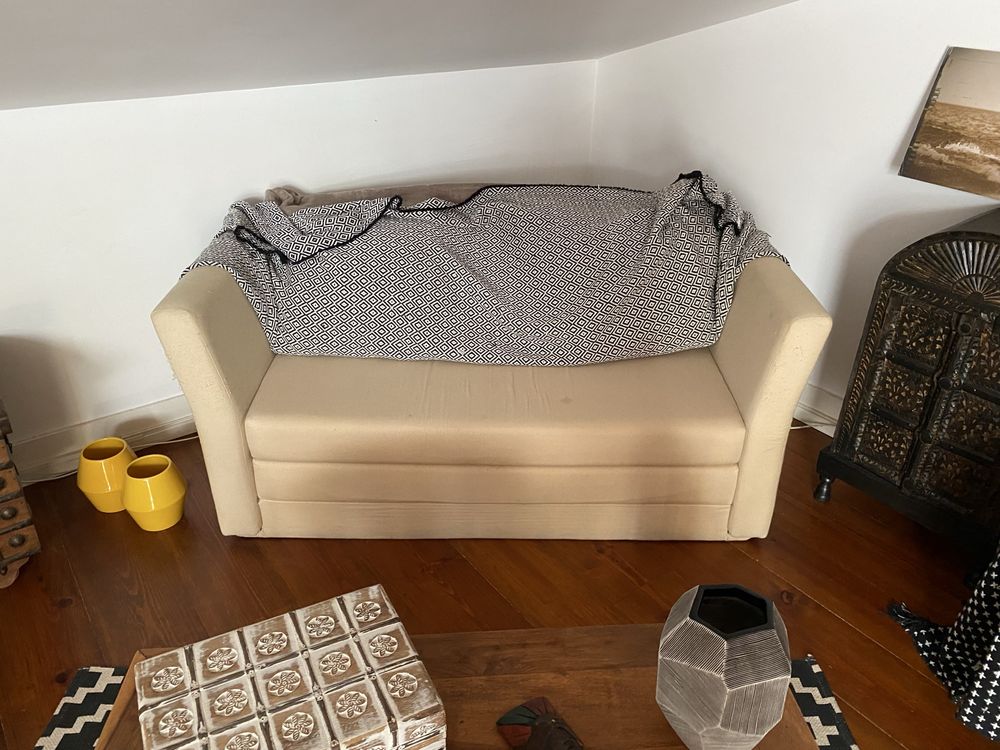 Sofa cama beje usado