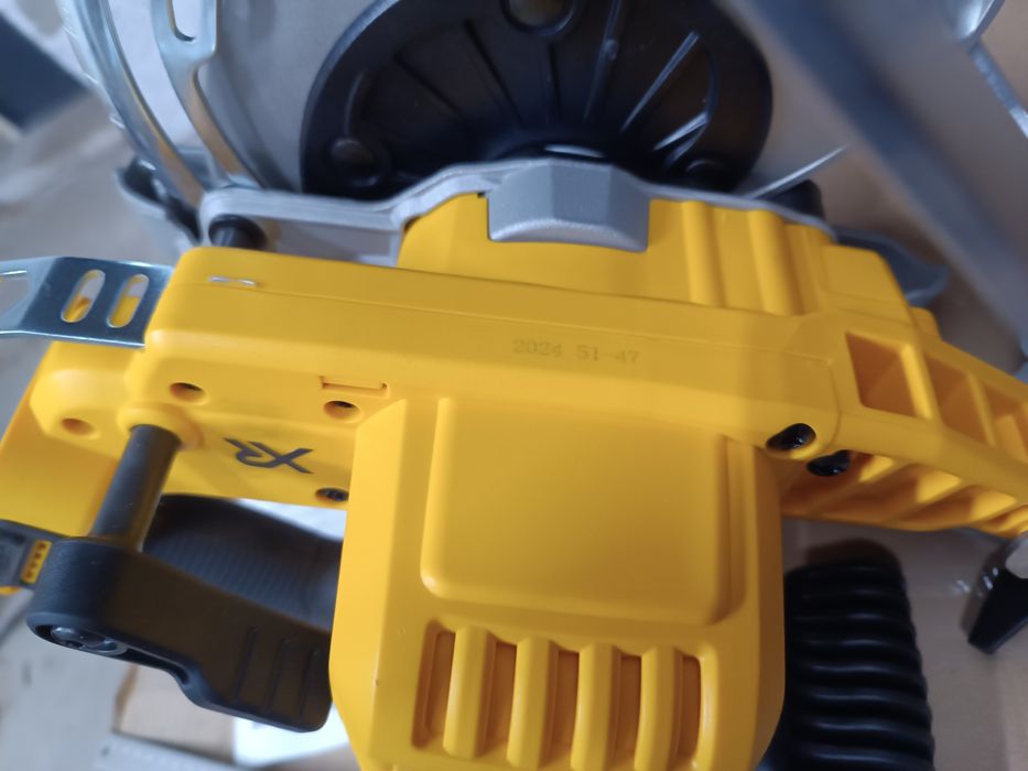 DeWalt DCS570n pilarka NOWA