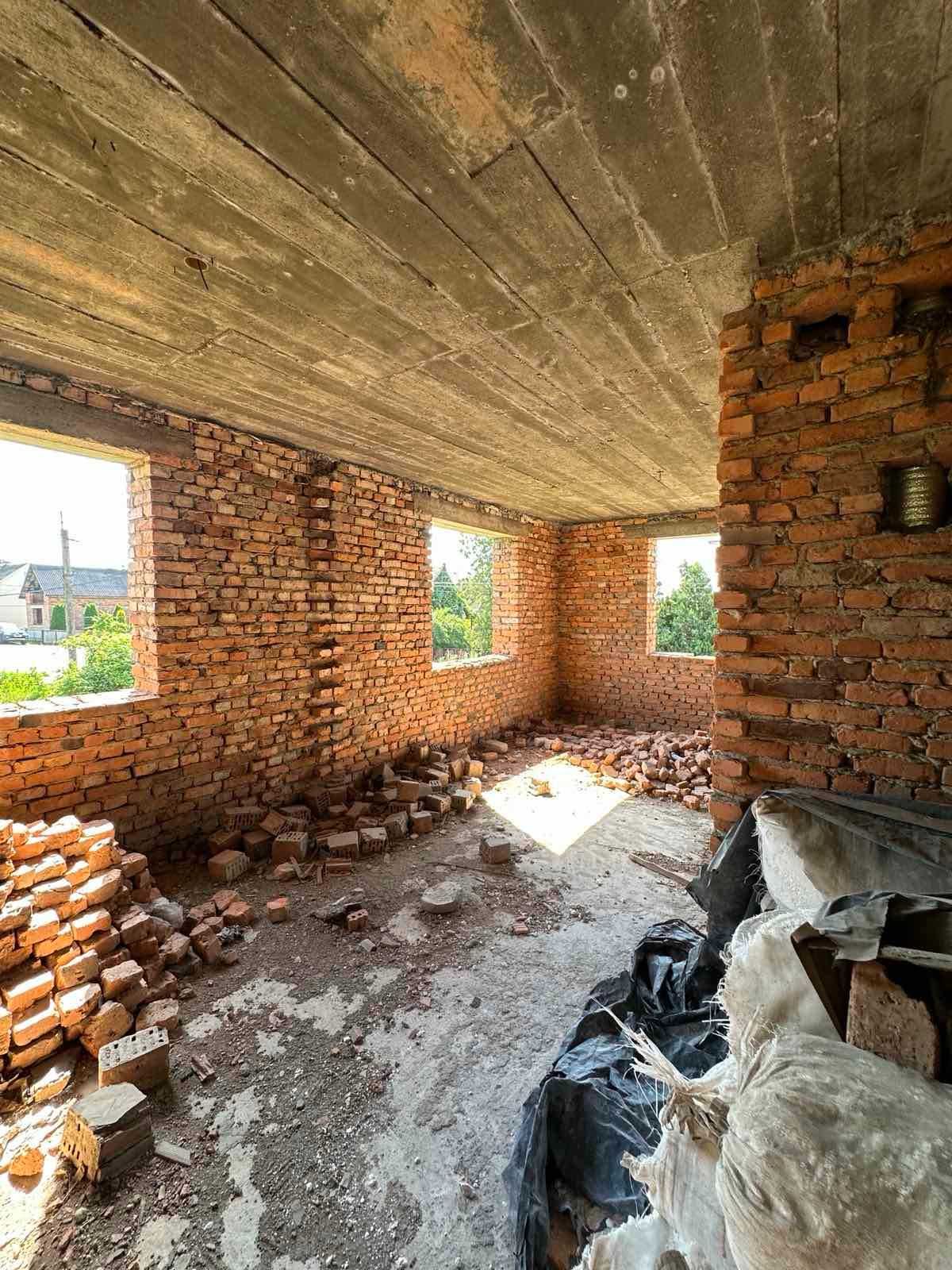 Продається двоповерховий будинок в Вишково