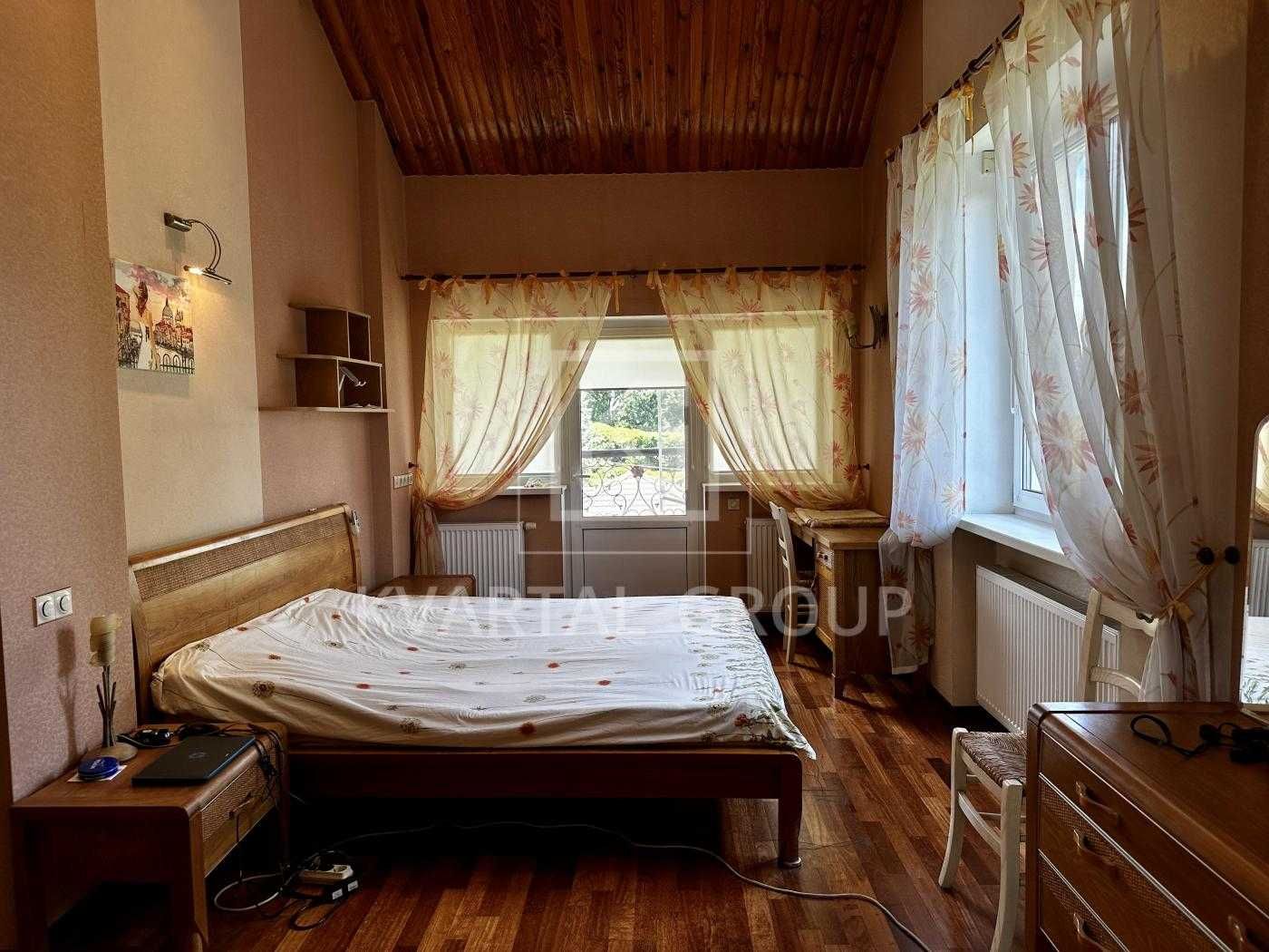 Ексклюзивний будинок з басейном, сауною та бомбосховищем біля Києва