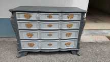 Comoda vintage restaurada