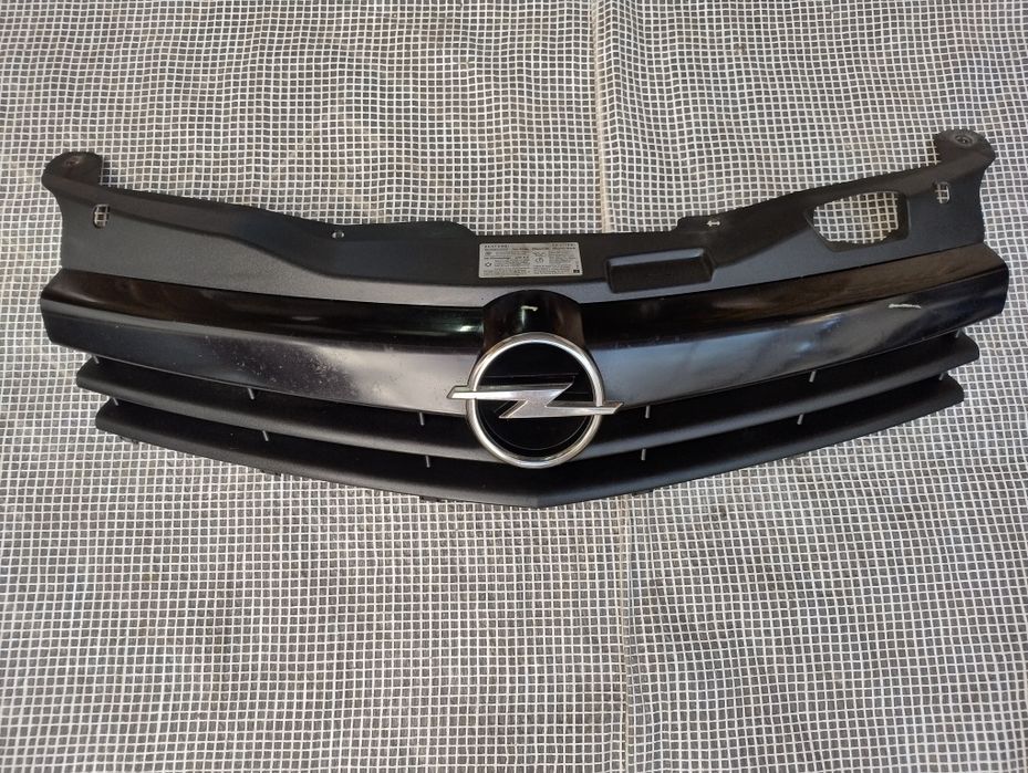 Opel Astra H 3D GTC grill atrapa czarna kod z20r wysyłka