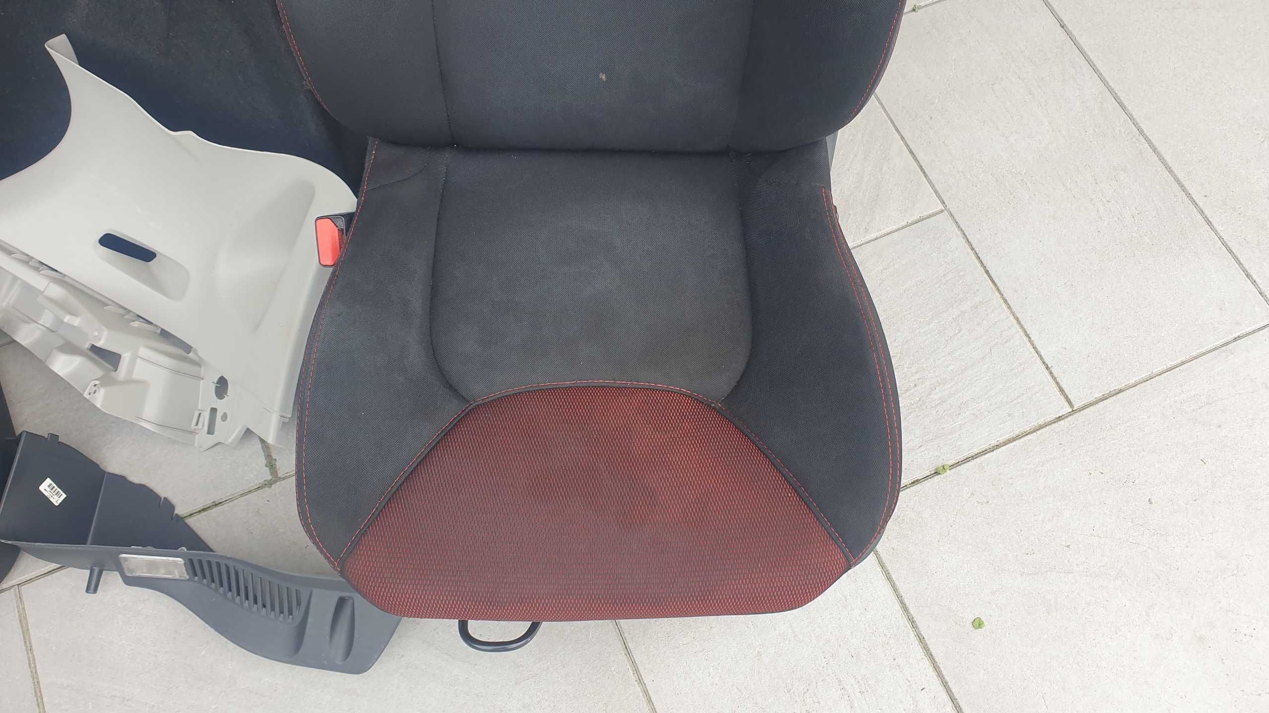 Renault clio IV 4 tylna kanapa fotel przekładka z vana pasy boczki /54