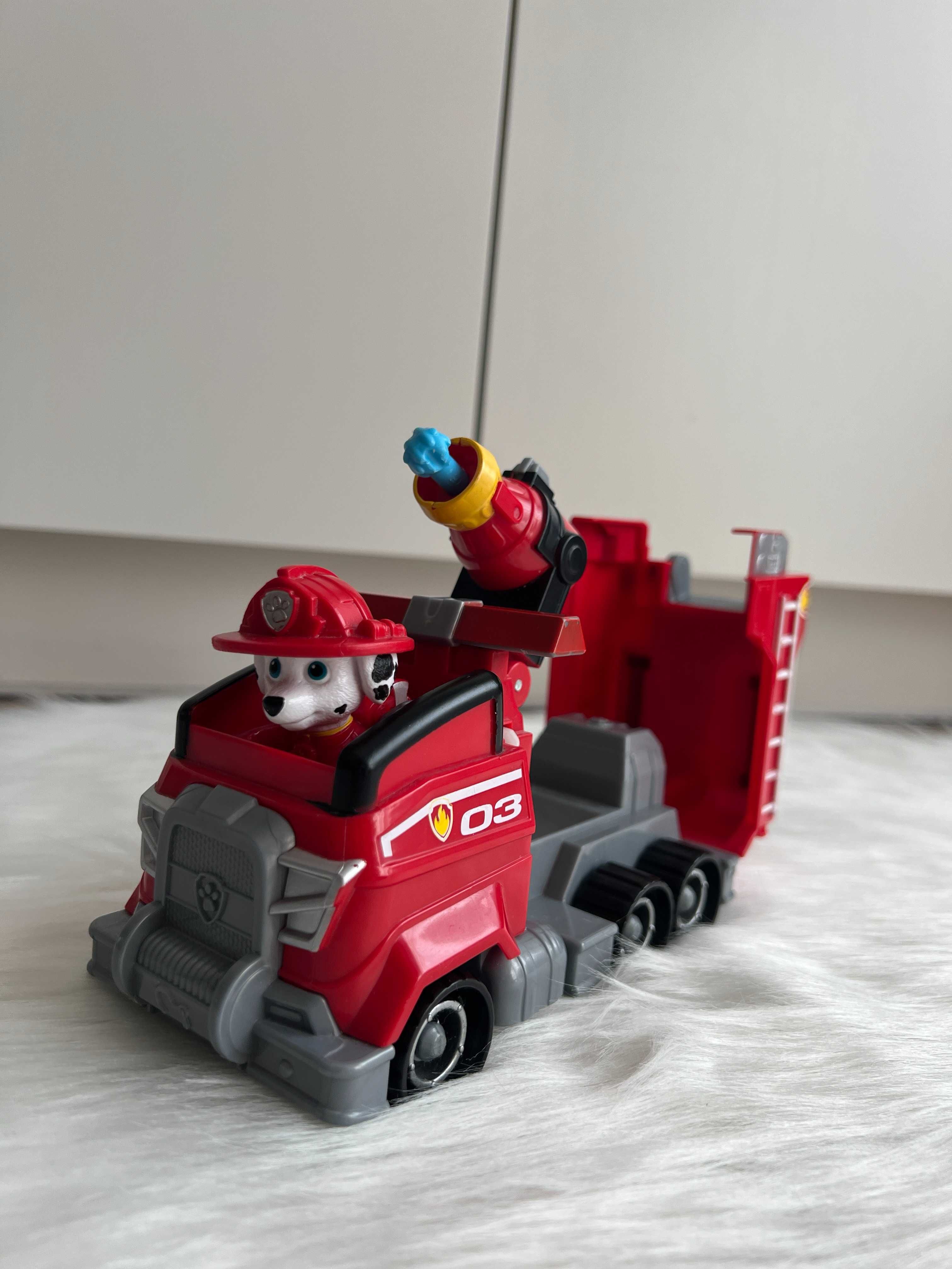 Psi Patrol z Figurką Marshall Deluxe wóz strażacki transformers