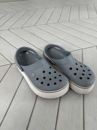 Crocs m7 w9 на платформі